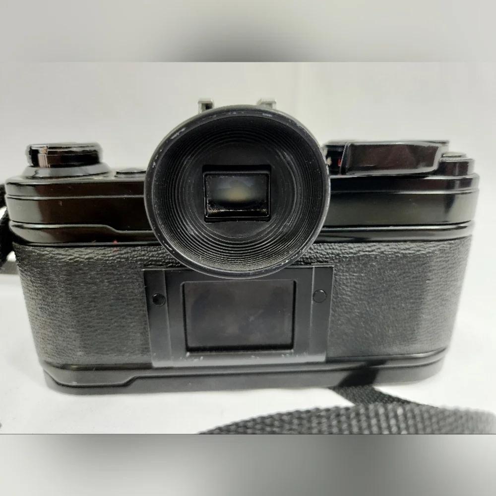 Black Canon AE-1 AE1 + 70mm Lens Manual Focus Kit - Rare Beauty - Very Nice!